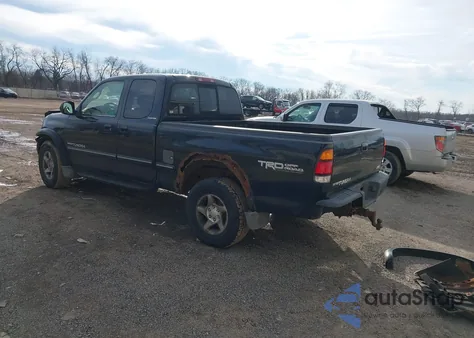 2002 Toyota Tundra Ltd V8 z USA, uszkodzony, nr VIN 5TBBT48172S229966